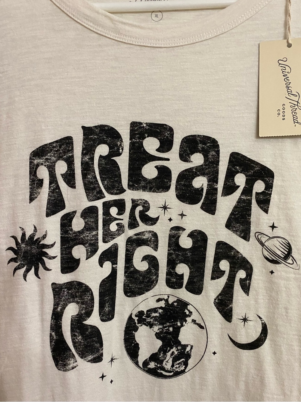 NWT Universal Thread ‘Treat Her Right’ Lightweight Graphic T-shirt, Mother Earth